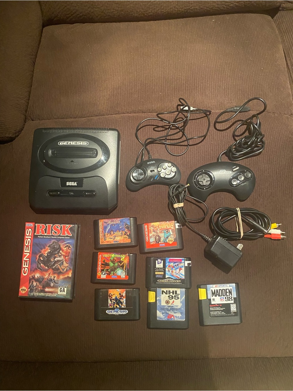 SEGA Genesis Model 2 MK-1631 with two controllers & 8 Games (Works Well)